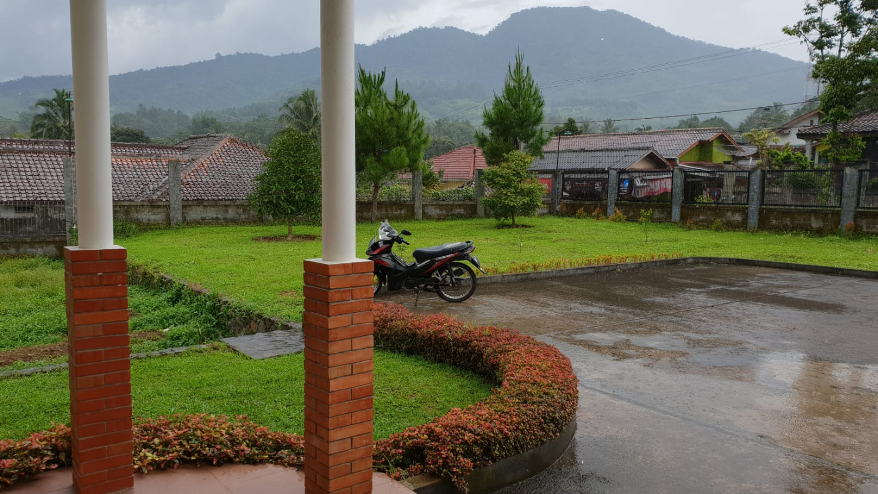 Kavling Luas dan terdapat Bangunan Rumah @Kp. Cikanati, Cidahu, Sukabumi