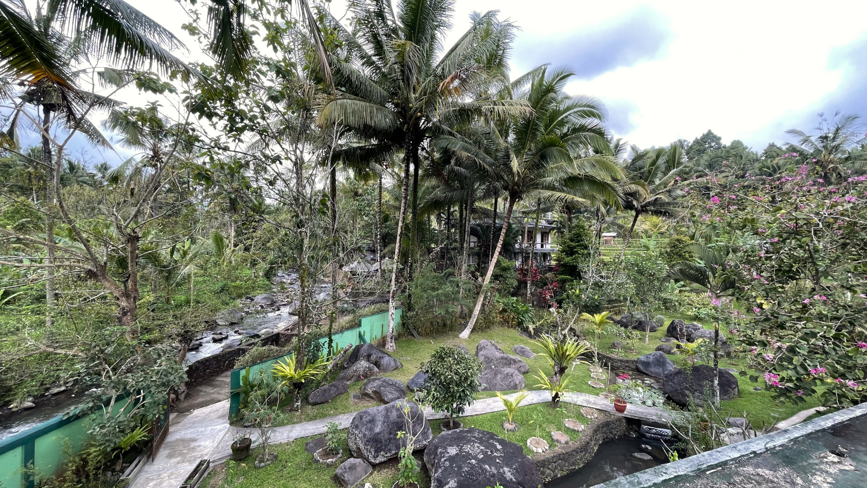 A HOUSE WITH RICEFIELD VIEW IN SERIRIT