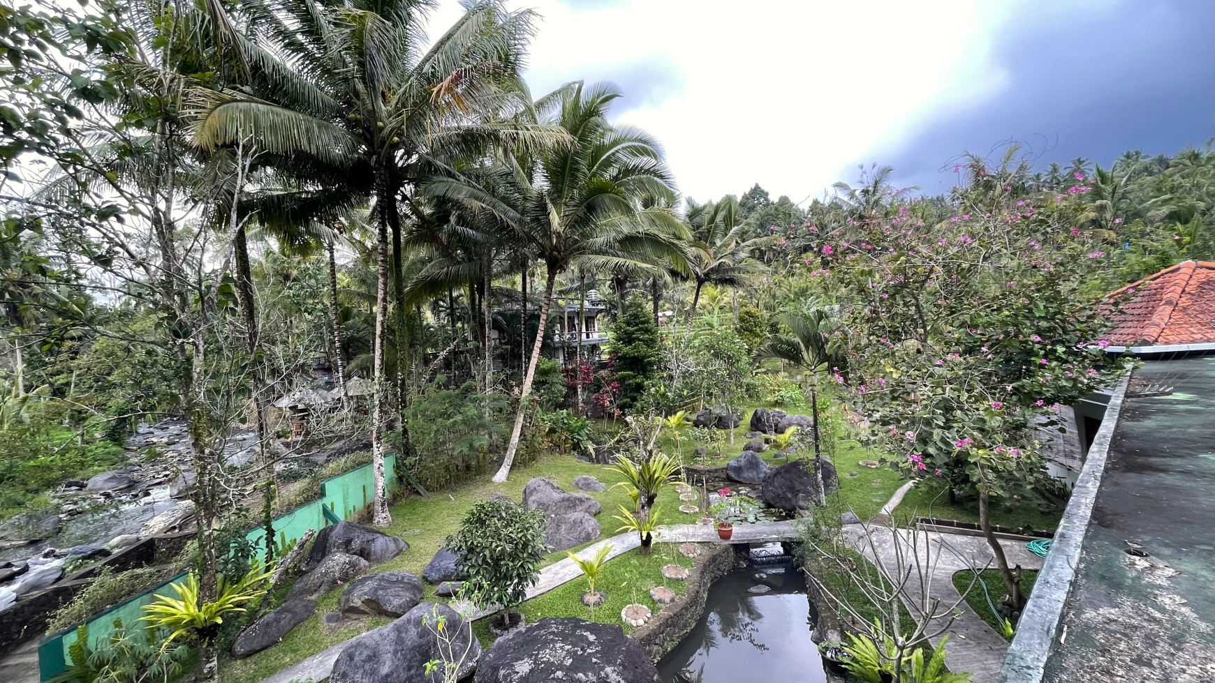 A HOUSE WITH RICEFIELD VIEW IN SERIRIT