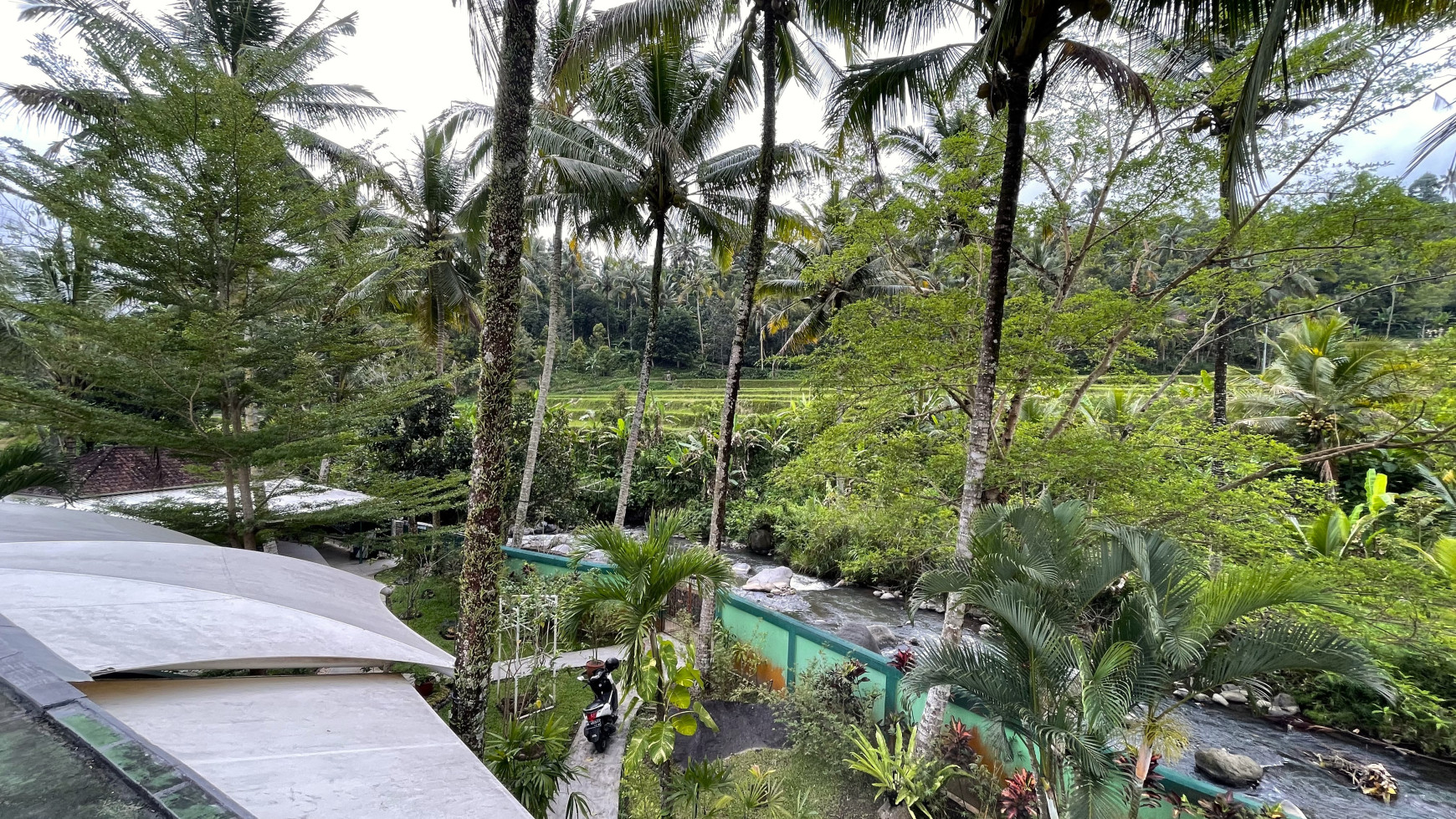 A HOUSE WITH RICEFIELD VIEW IN SERIRIT