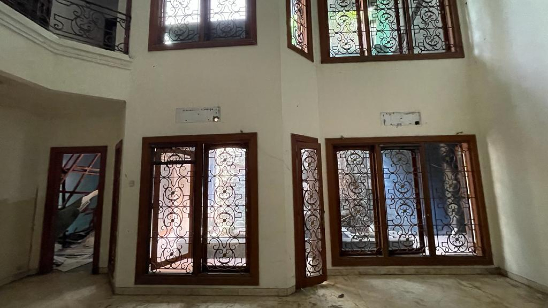 Dijual  Kos-kosan Di Kramat VII - 26 kamar siap pakai Harga Murah.