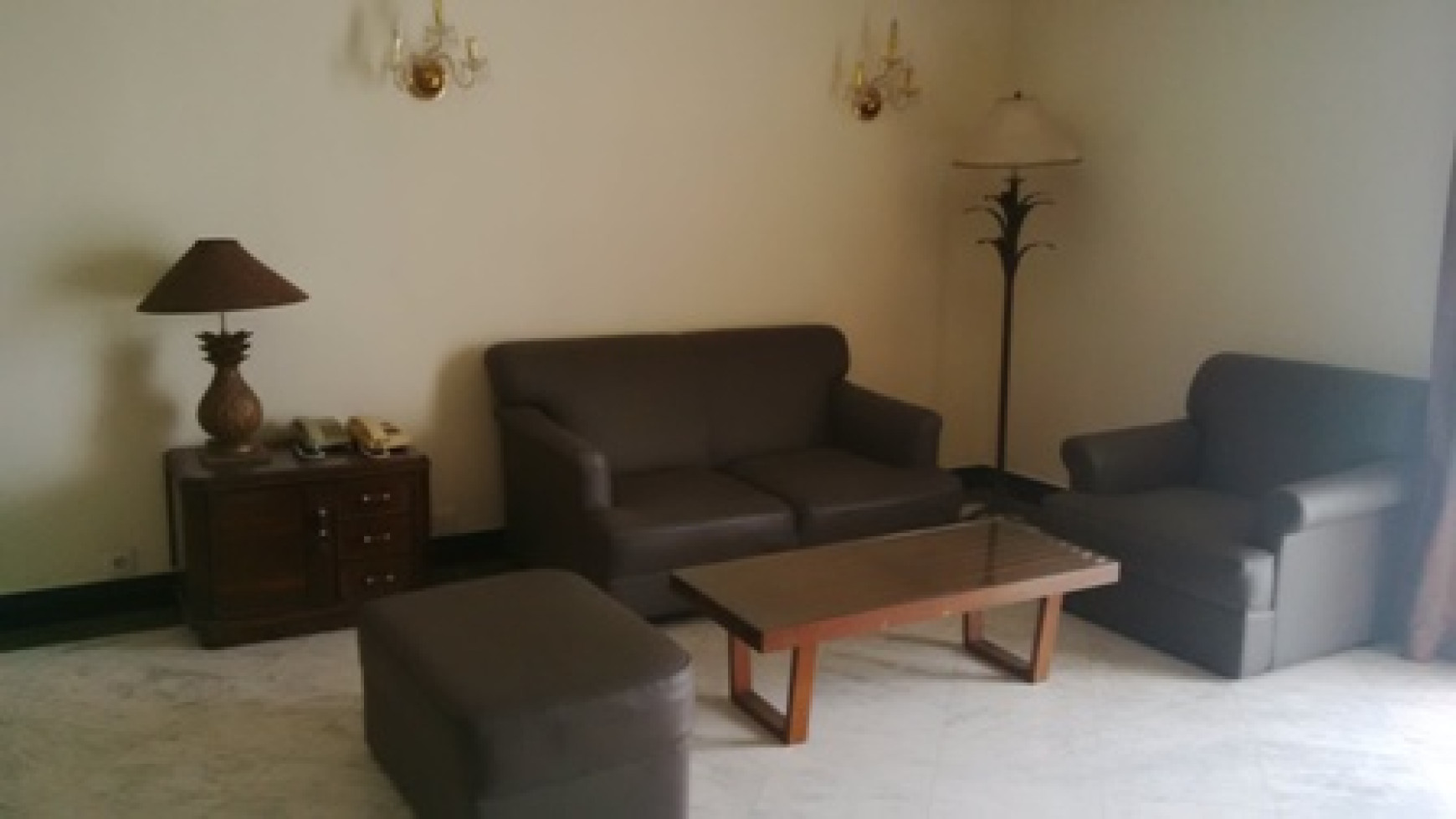 DISEWAKAN EXECUTIVE MENTENG APPARTEMENT 2BR+1 JAKARTA PUSAT