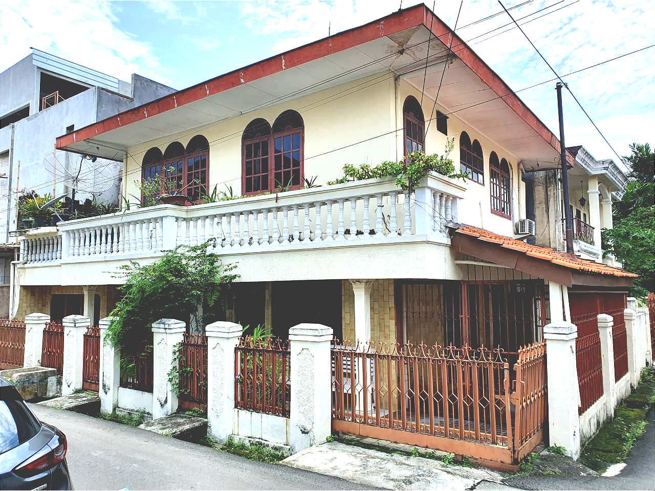 Rumah di daerah pulogadung dijual cepat.