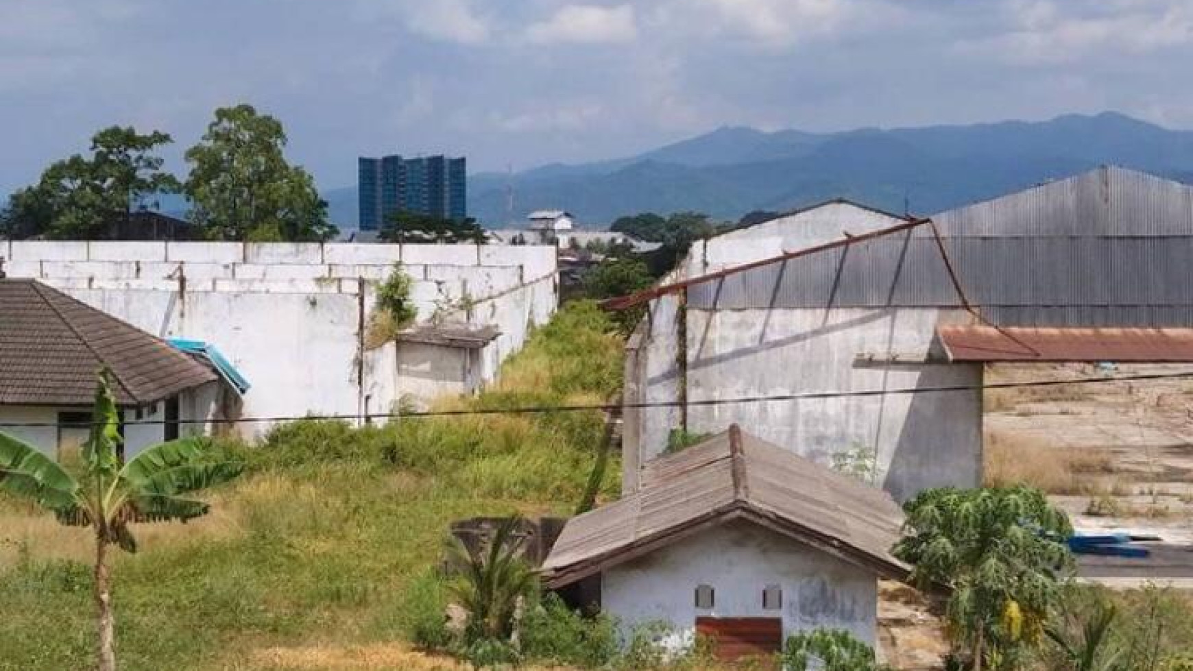 Tanah sangat murah eks Gudang di jalan lintas Sumatera Soekarno-Hatta Bandarlampung