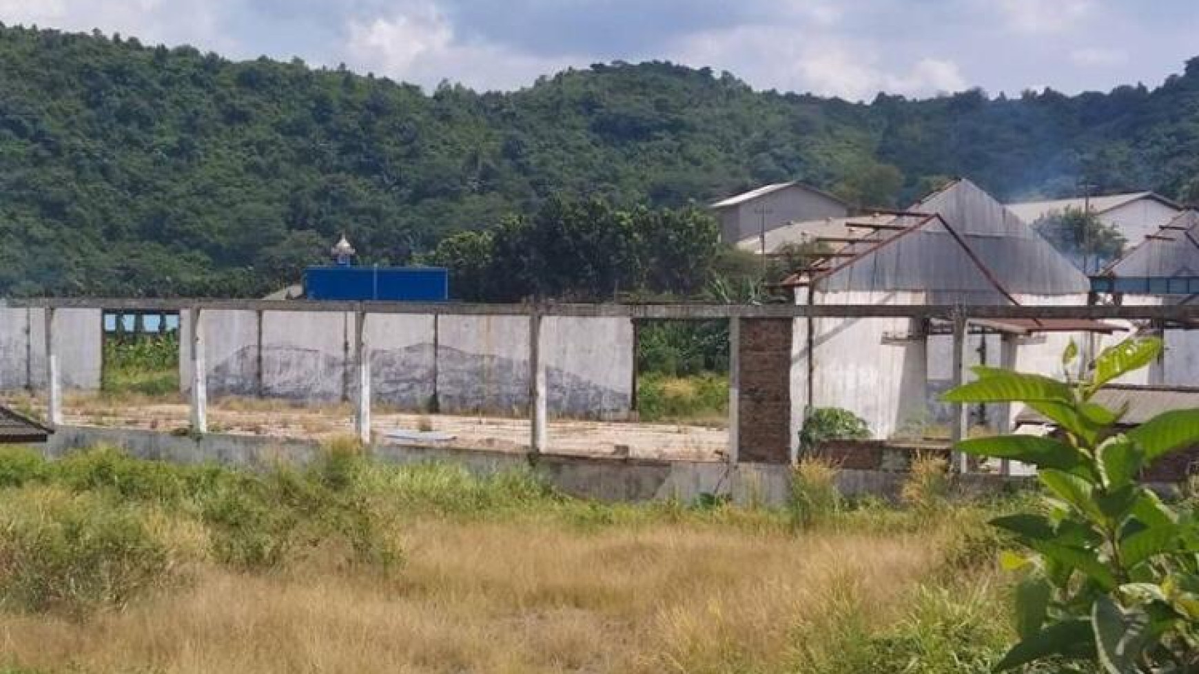 Tanah sangat murah eks Gudang di jalan lintas Sumatera Soekarno-Hatta Bandarlampung