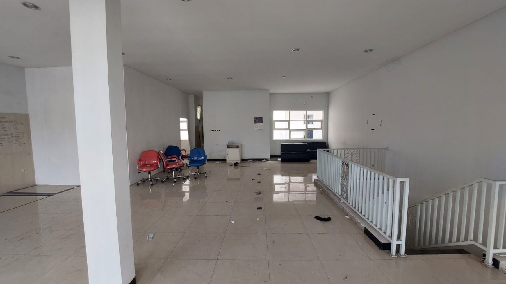 Ruko Gandeng 2 Lantai Cocok Untuk Kantor / Toko Lokasi Dekat Pakuwon Mall, Depok, Sleman