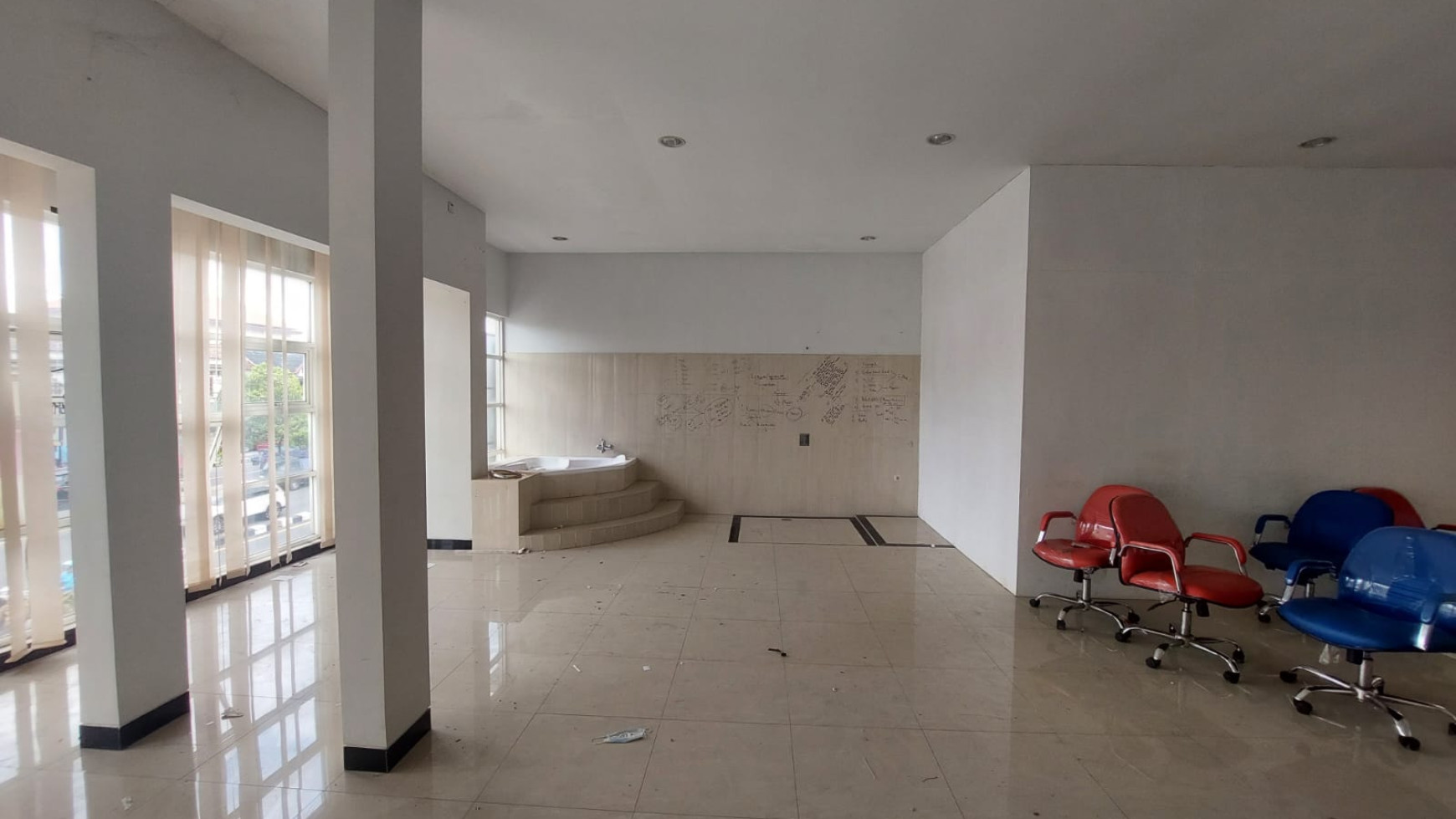 Ruko Gandeng 2 Lantai Cocok Untuk Kantor / Toko Lokasi Dekat Pakuwon Mall, Depok, Sleman