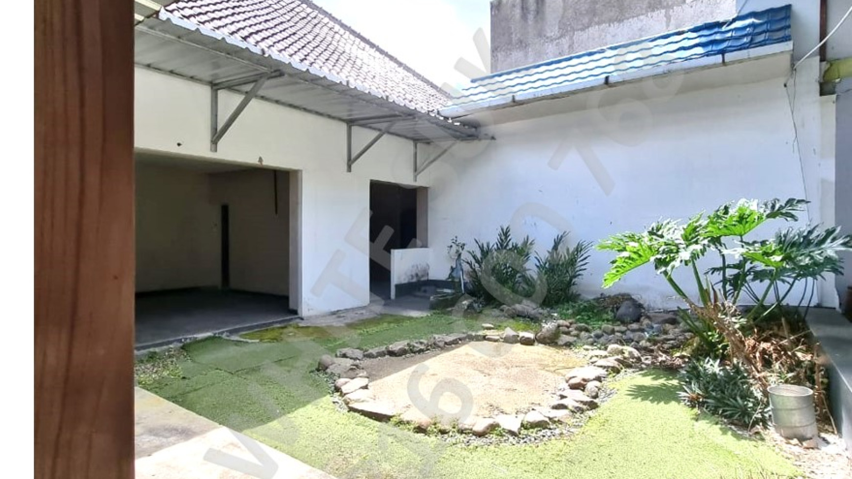 Dijual Ruang Usaha di Mainroad Wastukencana