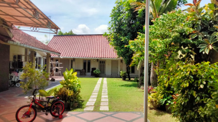 RUMAH DI PERUMAHAN SIDOAKUM GODEAN