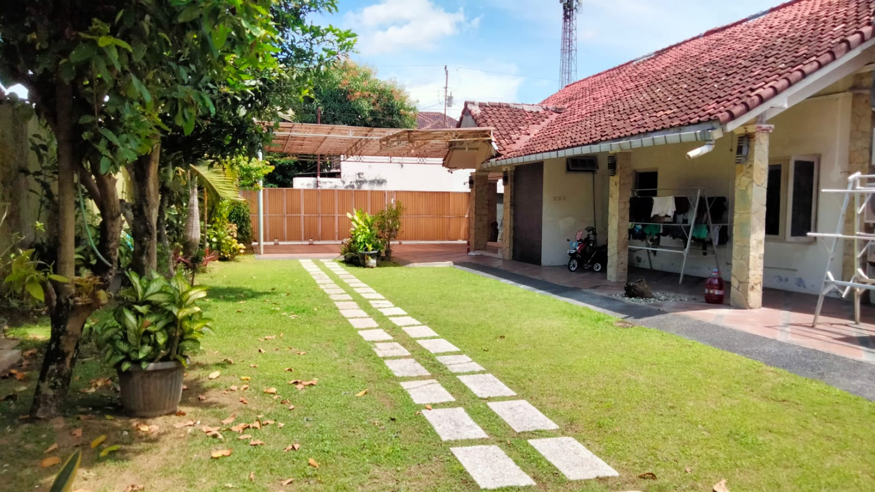 RUMAH DI PERUMAHAN SIDOAKUM GODEAN