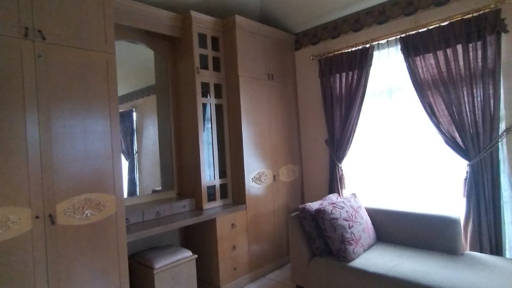 Dijual Townhouse di Taman Paris 3 - Lippo Karawaci Tangerang