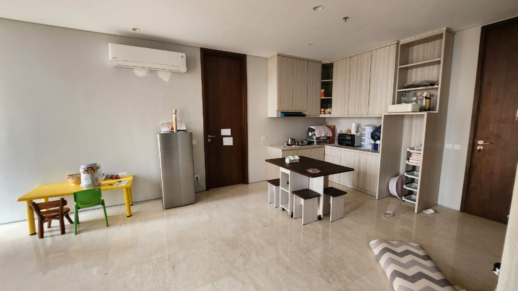 Disewakan Apartemen The Rosebay 3 Bedroom GOLF view + PRIVATE Balkony - Graha Famili Surabaya