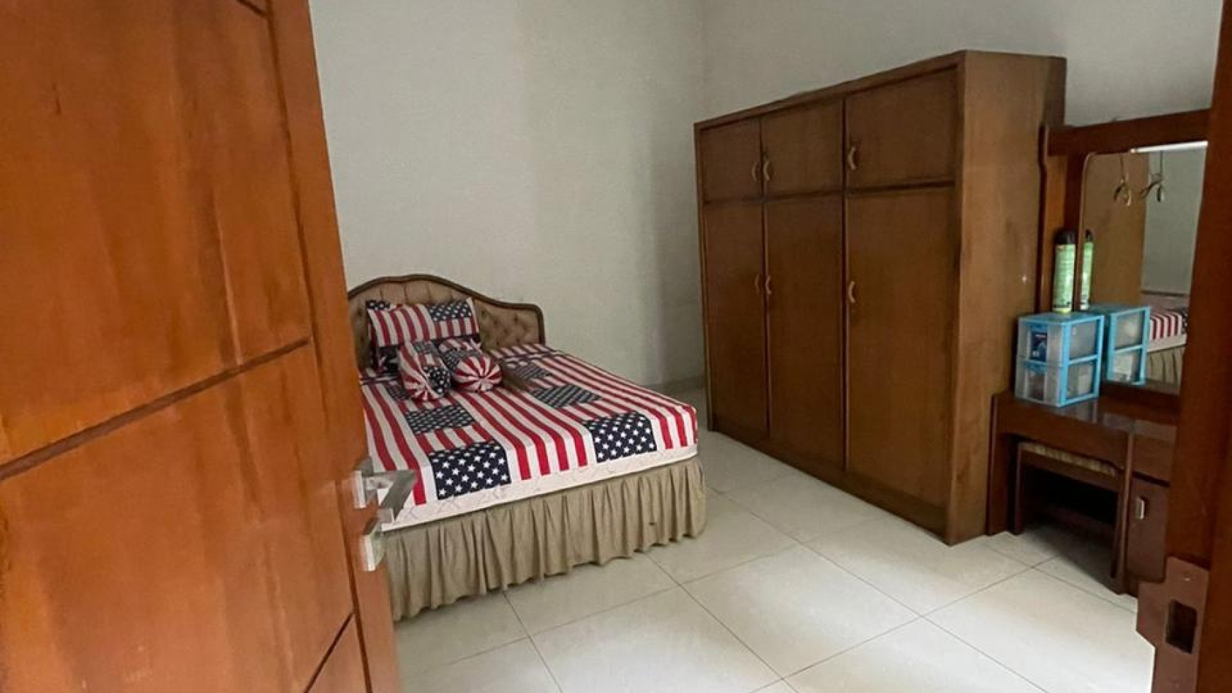 Dijual Rumah di Komplek Abadi 