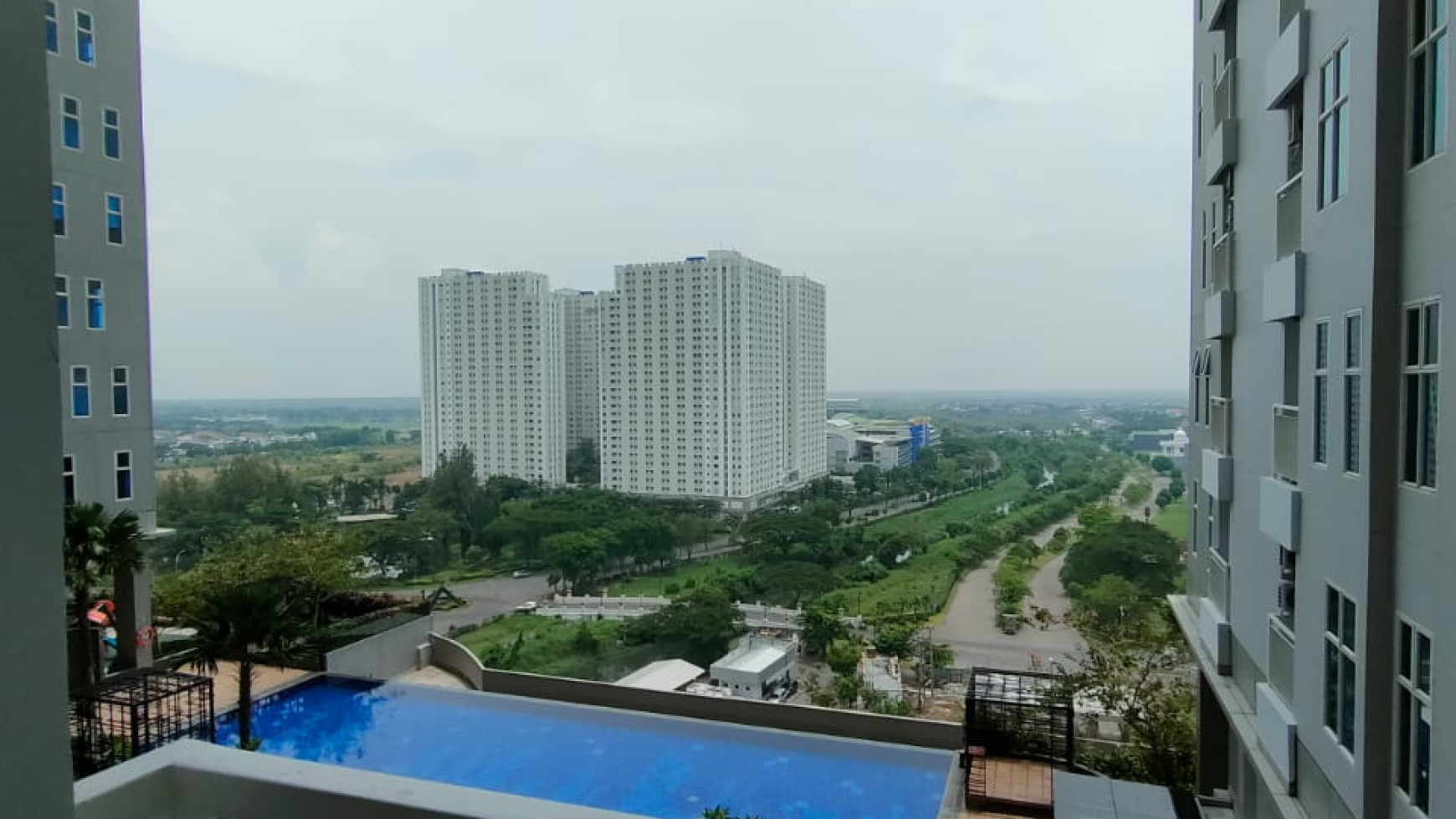 Dijual/ Disewakan Apartemen East Coast Amor  Tipe Studio Full Furnished Modern - View Pool - Selangkah Conect ke East Coast Mall Surabaya Timur 