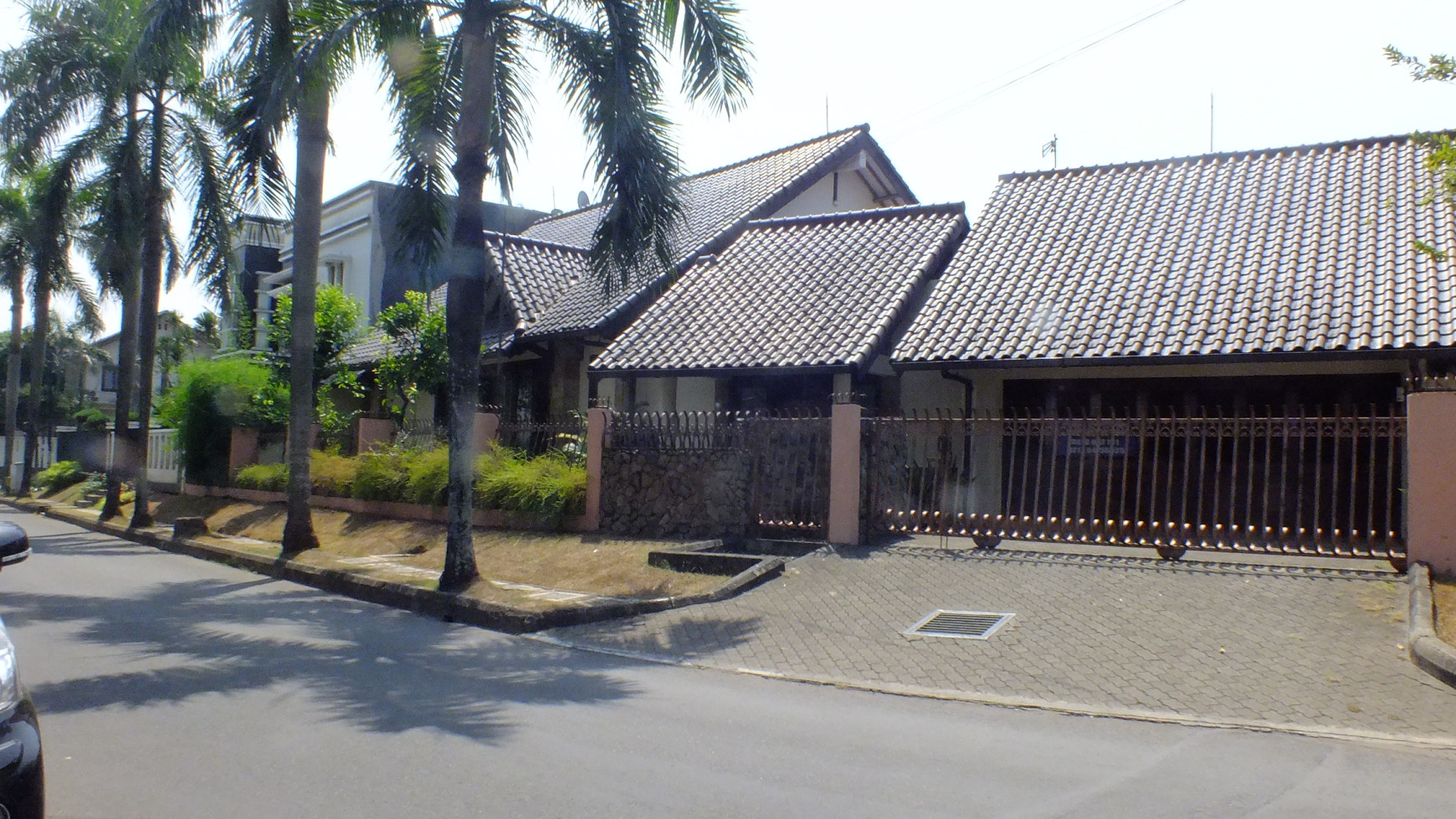Rumah Halaman Luas,siap huni di Sektor 6 Bintaro Jaya