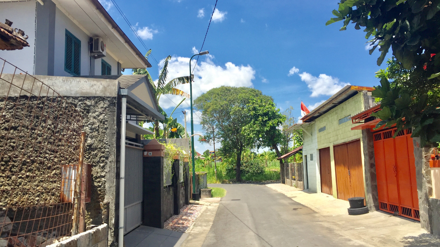 RUMAH MINIMALIS DENGAN DESAIN KLASIK , DEKAT RSUD WIROSABAN, & UAD PUSAT.