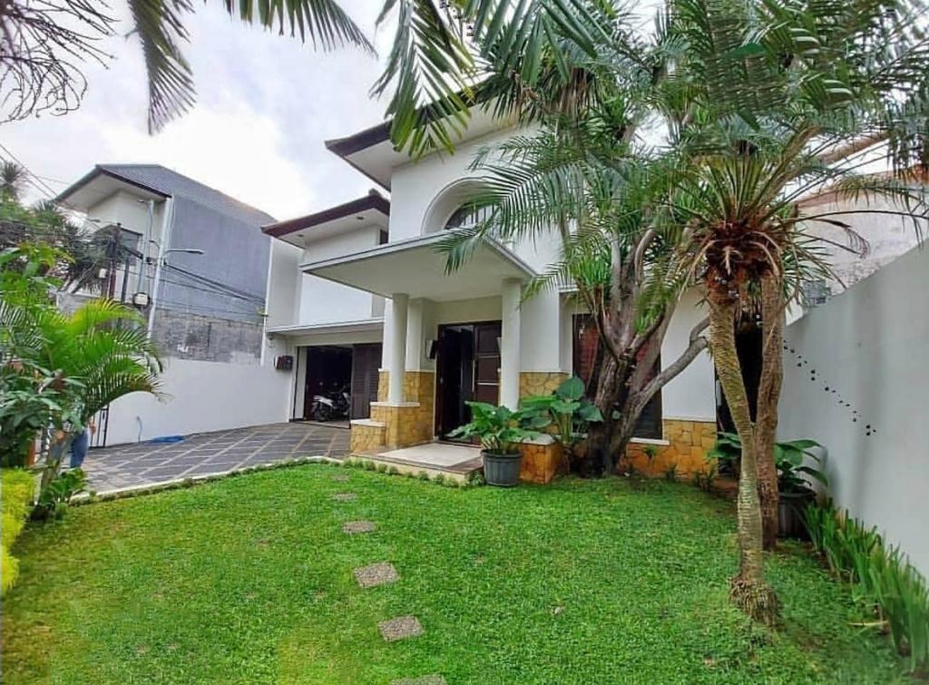 DIJUAL RUMAH MEWAH DI KEMANG TIMUR