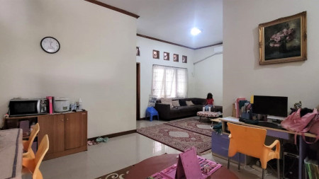 Dijual Rumah Siap Huni di Komp Pesona Khayangan, Margonda Depok