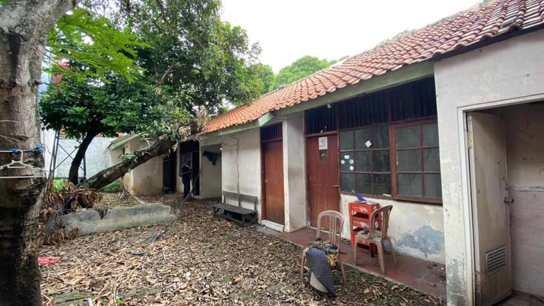 DIjual Rumah tua hitung tanah daerah karawaci