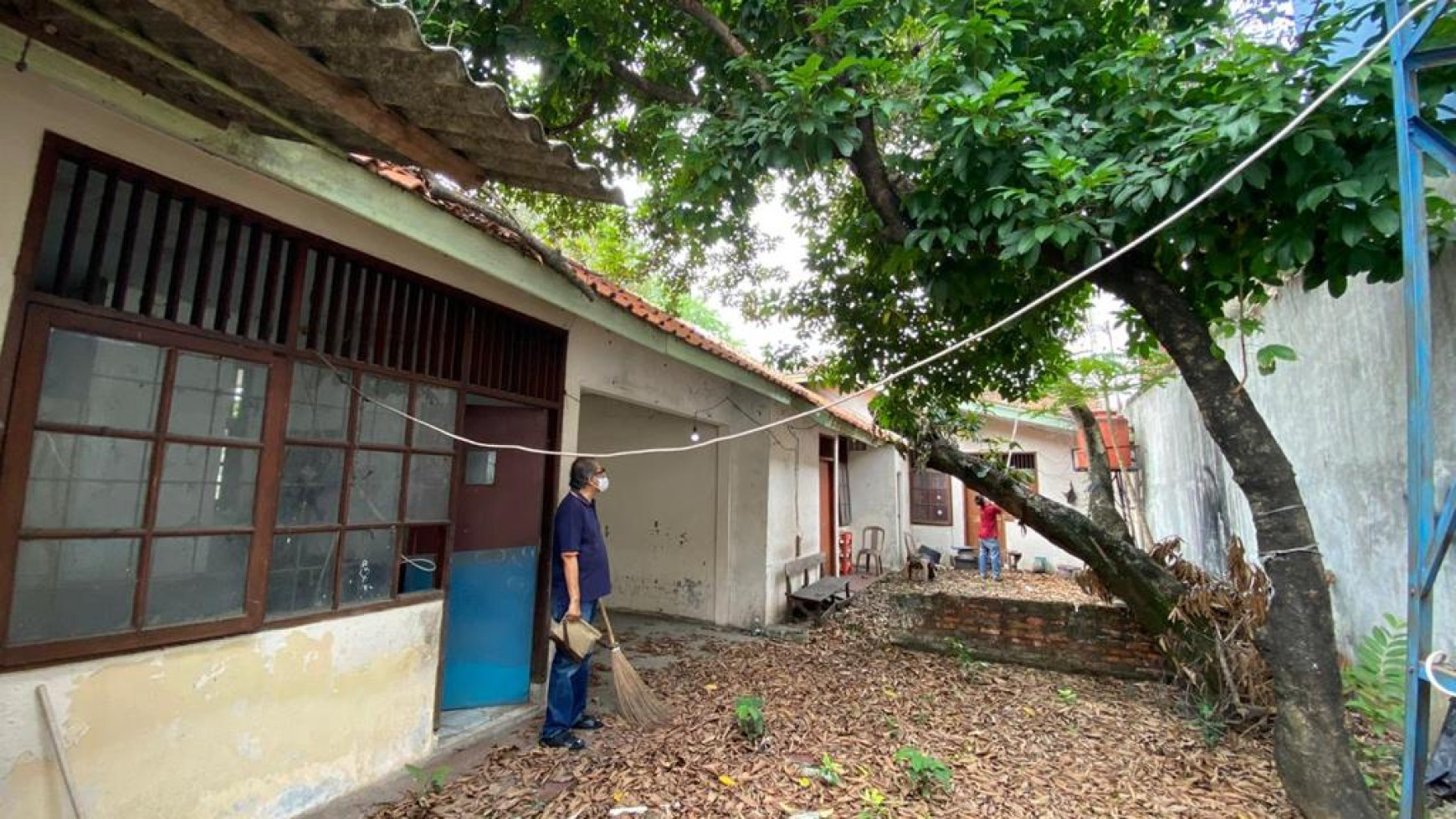 DIjual Rumah tua hitung tanah daerah karawaci