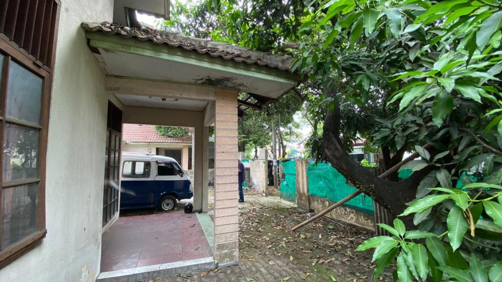 DIjual Rumah tua hitung tanah daerah karawaci