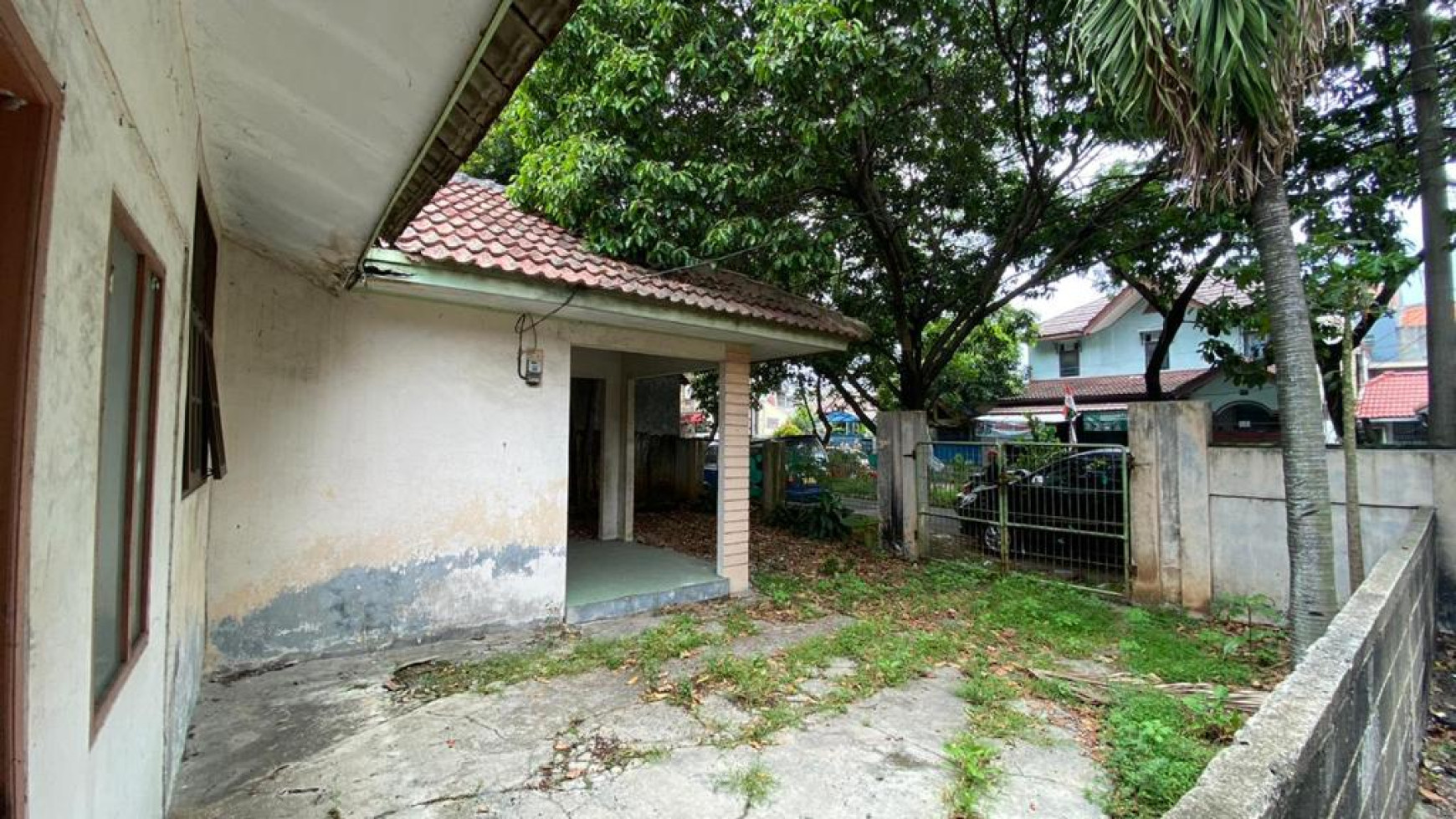 DIjual Rumah tua hitung tanah daerah karawaci