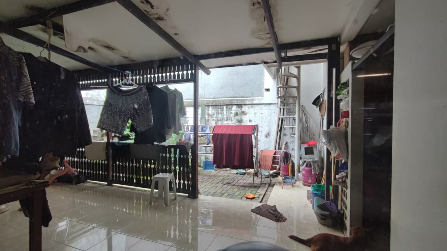 Rumah 2 Lantai Lingkungan aman dan Nyaman di Bintaro.