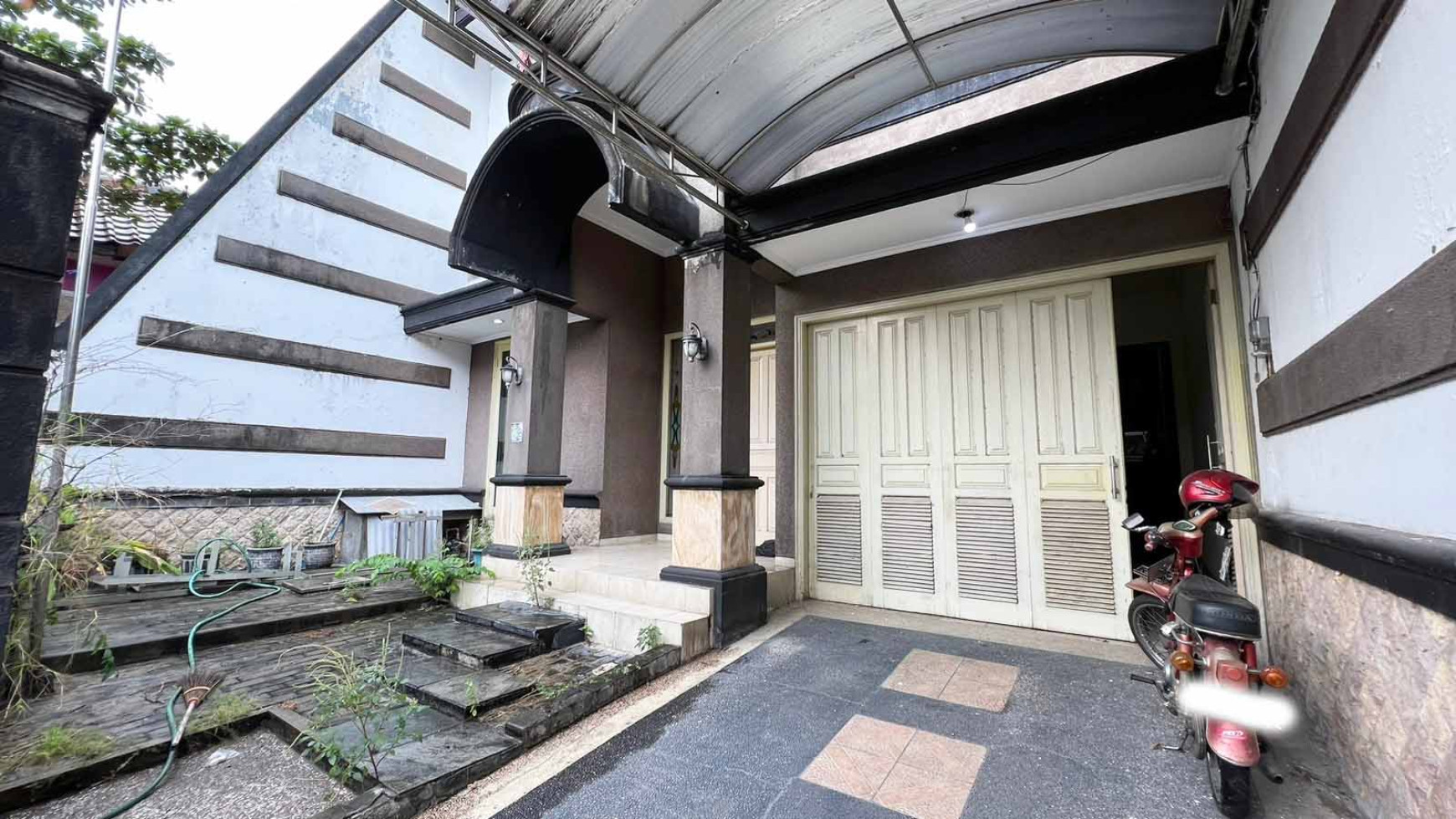 Rumah di Pondok Mutiara Sidoarjo, 2 Lantai, Semi Furnished, Lingkungan Elite, dekat Pintu Tol Sidoarjo, dekat Mall, Hotel, RS dsb