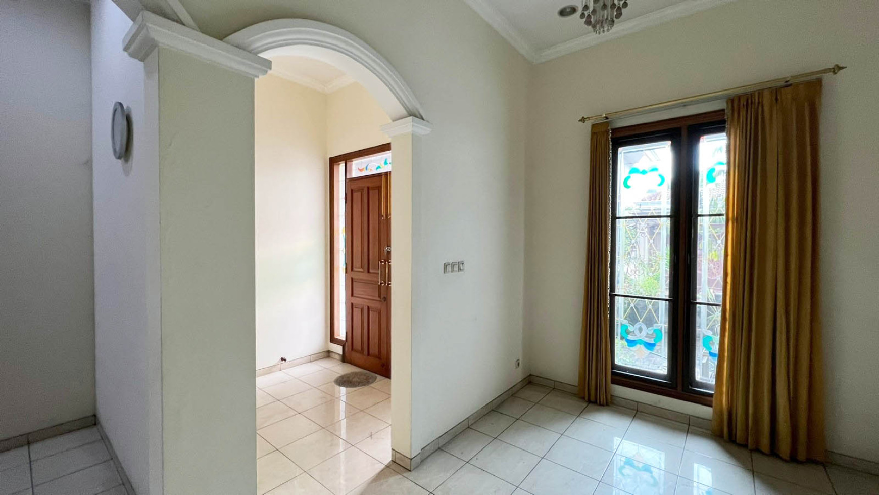 Rumah di Pondok Mutiara Sidoarjo, 2 Lantai, Semi Furnished, Lingkungan Elite, dekat Pintu Tol Sidoarjo, dekat Mall, Hotel, RS dsb