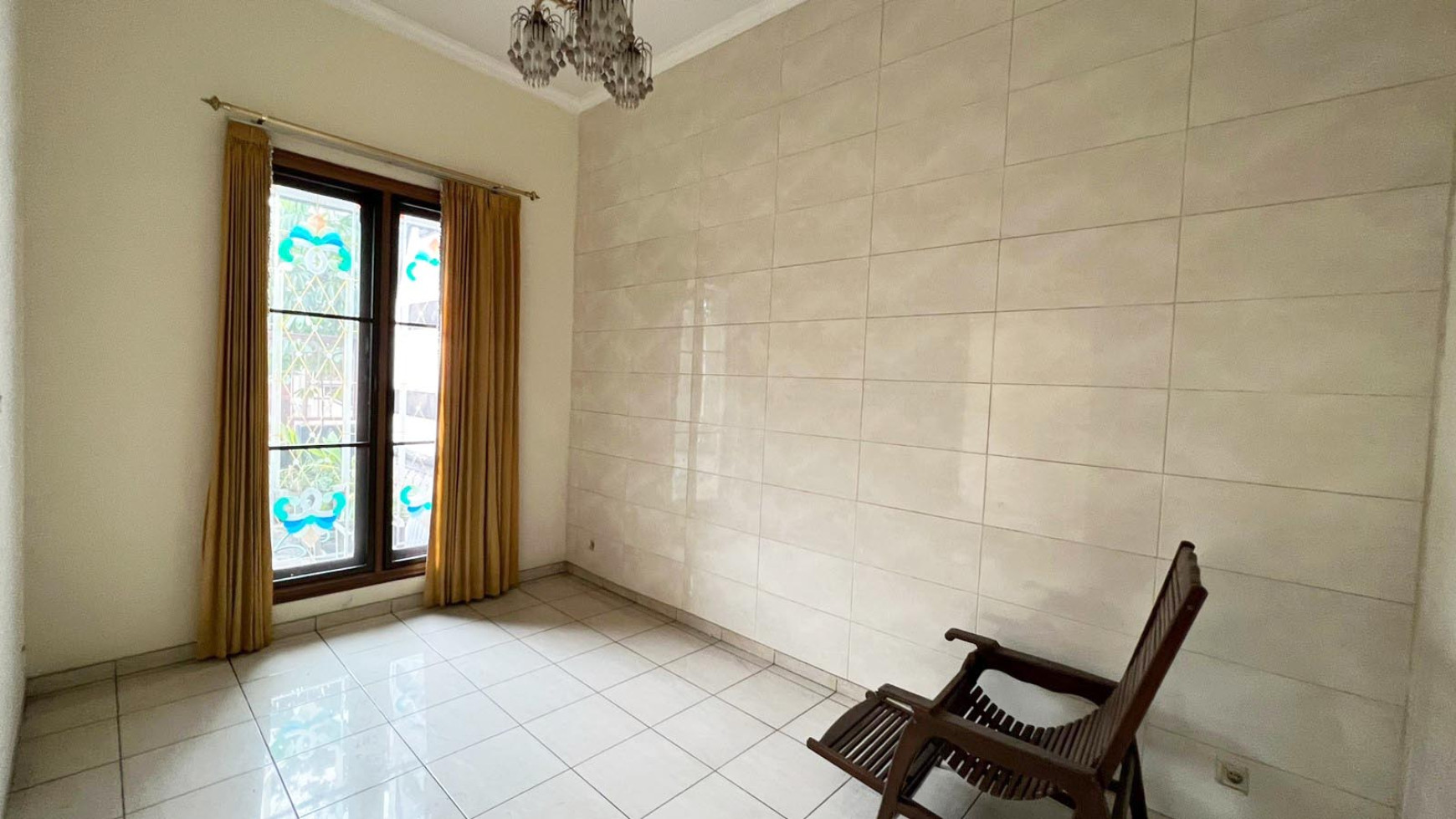 Rumah di Pondok Mutiara Sidoarjo, 2 Lantai, Semi Furnished, Lingkungan Elite, dekat Pintu Tol Sidoarjo, dekat Mall, Hotel, RS dsb