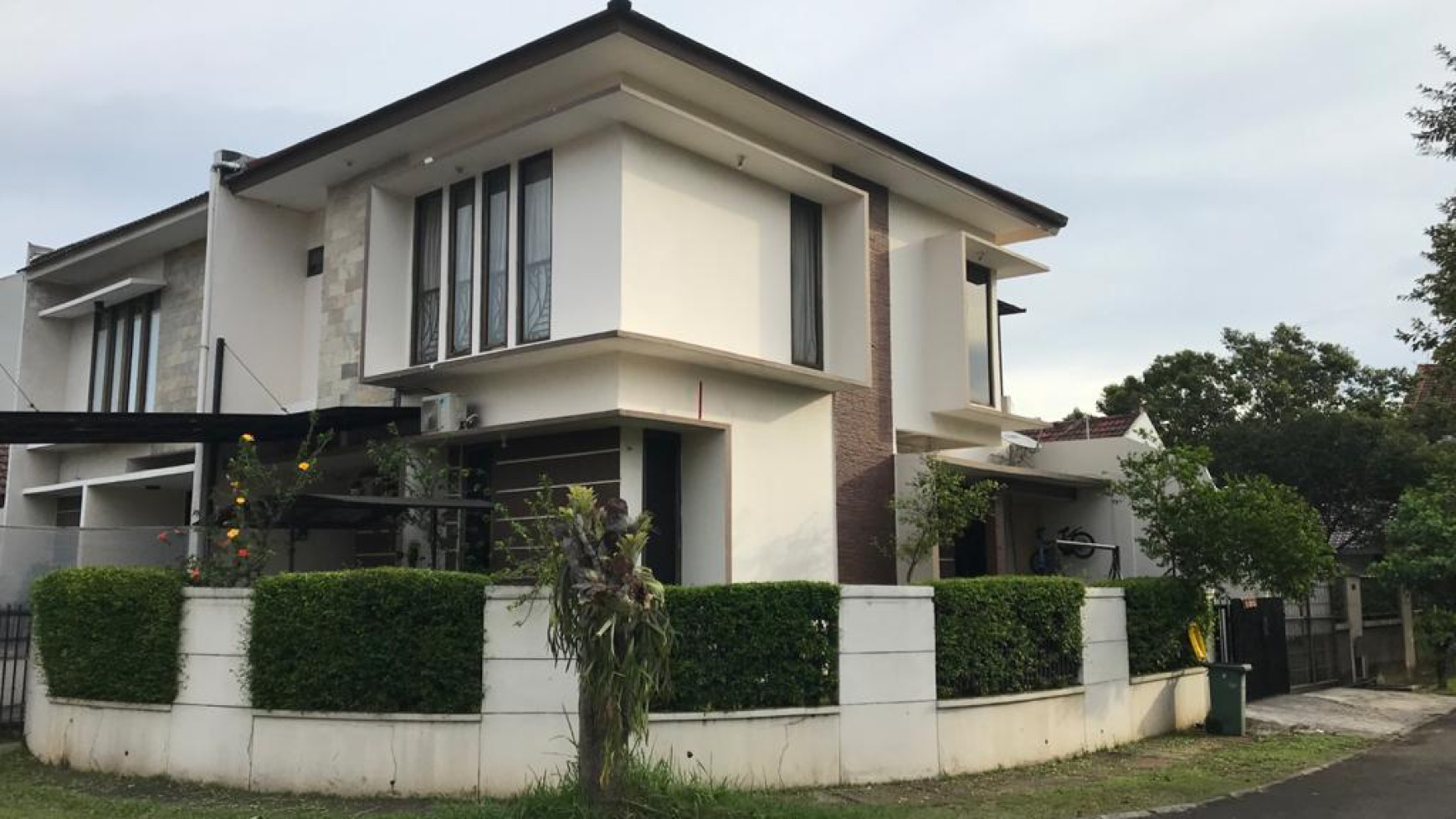 Best Offer. Rumah Kencana Loka BSD. Harga Terbaik..