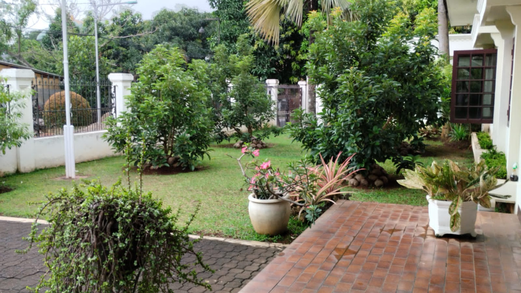 Rumah Bagus Di Komp TNI AU Jatiwaringin Bekasi.