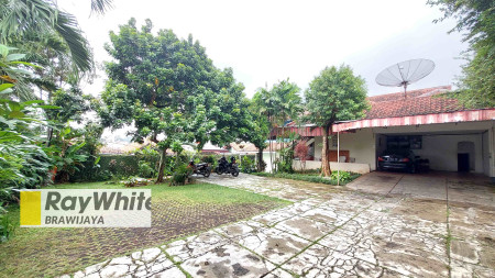 RUMAH DI PEJATEN BARAT, HANYA 2 KM KE MAL PEJATEN VILLAGE, LOKASI TENANG