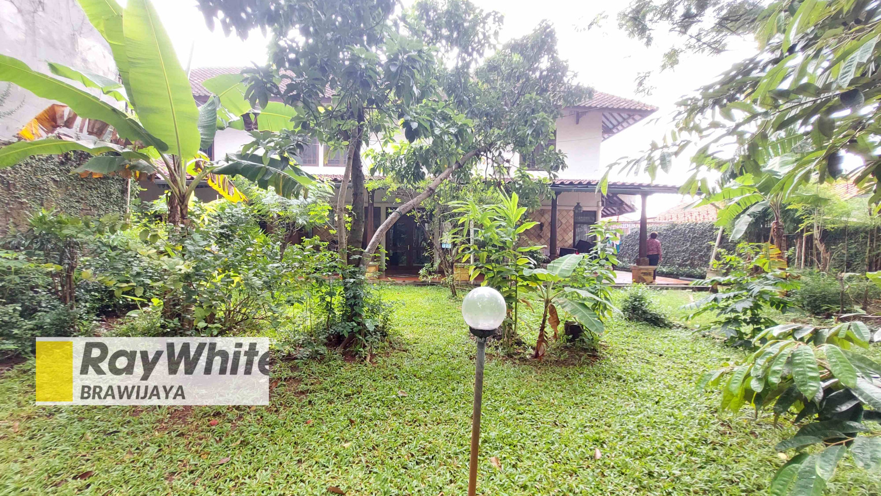 RUMAH DI PEJATEN BARAT, HANYA 2 KM KE MAL PEJATEN VILLAGE, LOKASI TENANG