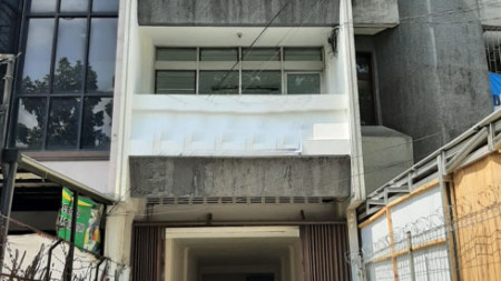 Ruko strategis Main Road di Jl. Ahmad Yani (cocok untuk berbagai usaha