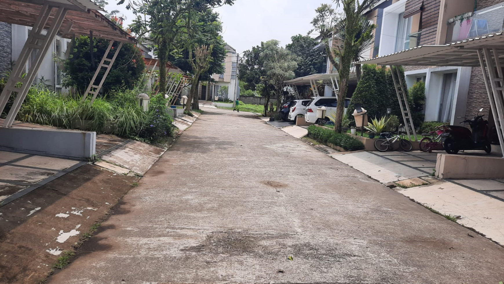 Dijual Rumah Minimalis dan Dalam Cluster di Pamoyanan Town House, Bogor Selatan