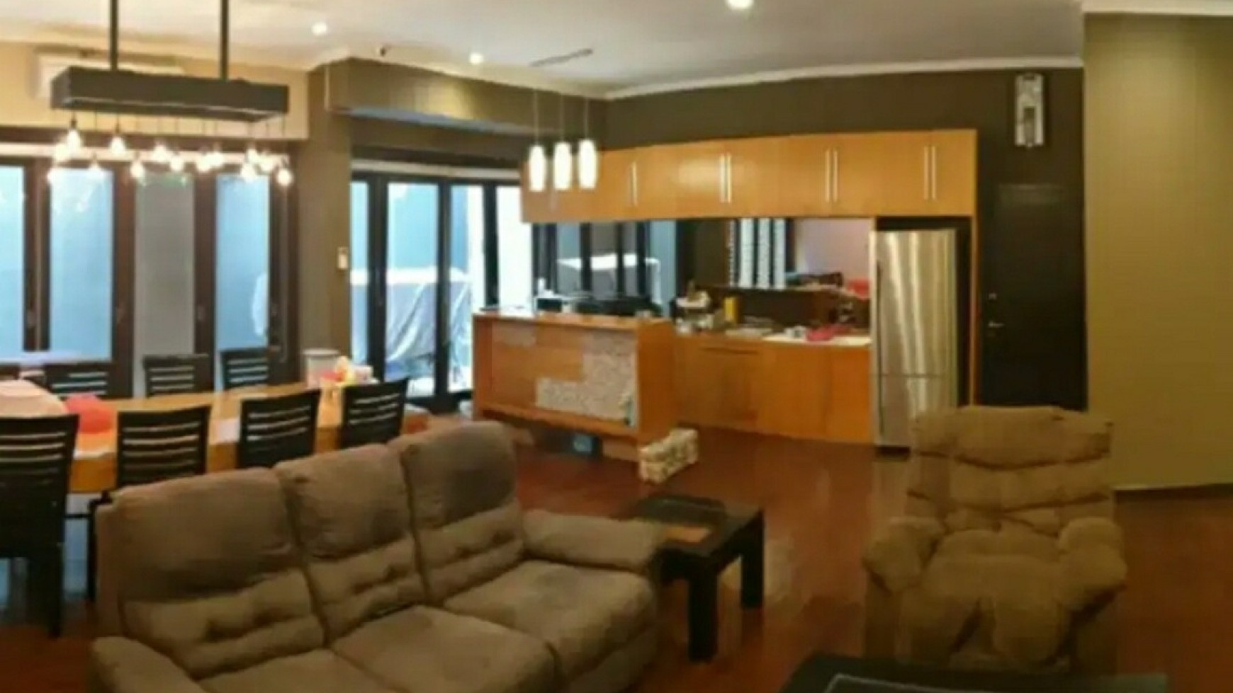 Dijual Rumah Golf Avenue Citraland Surabaya Plus SEMI FURNISHED- Best Price