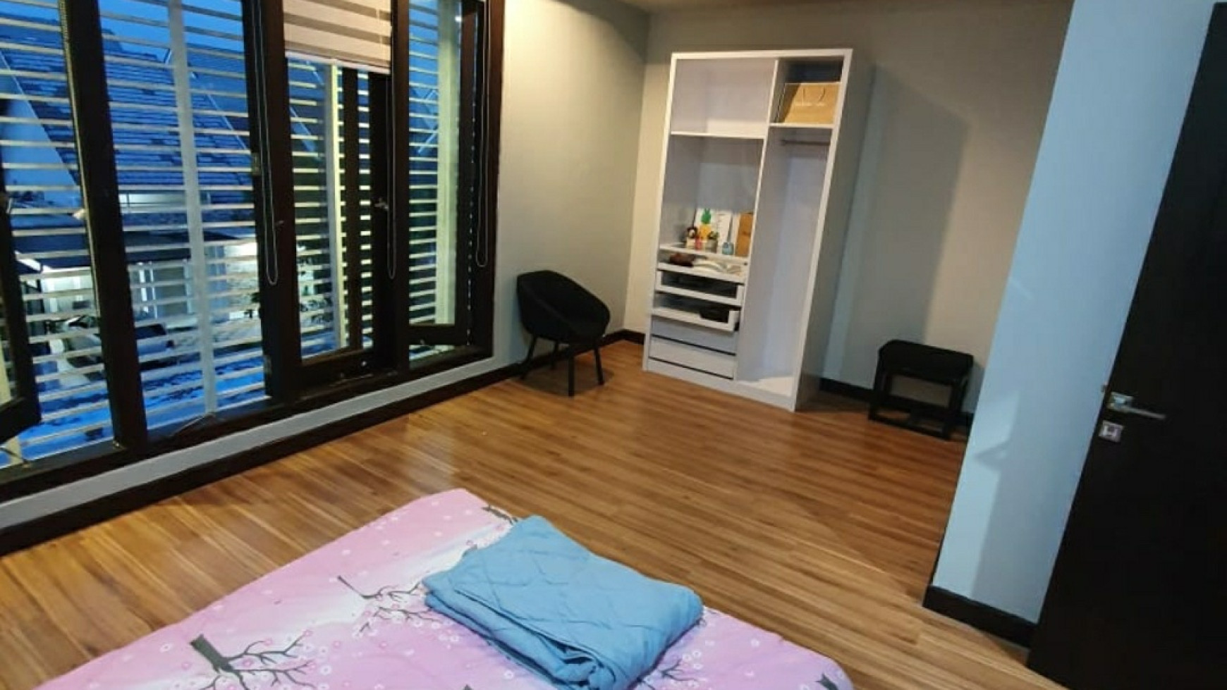 Dijual Rumah Golf Avenue Citraland Surabaya Plus SEMI FURNISHED- Best Price