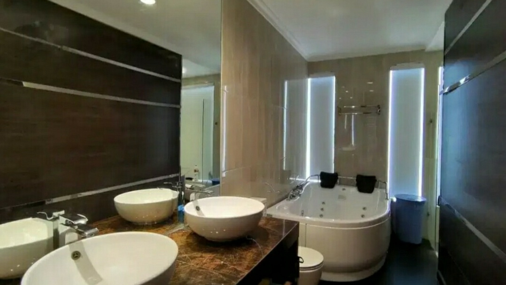 Dijual Rumah Golf Avenue Citraland Surabaya Plus SEMI FURNISHED- Best Price