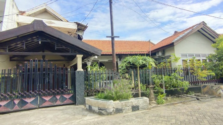 Dijual Cepat Murah Rumah Hitung Tanah di Kendangsari Surabaya