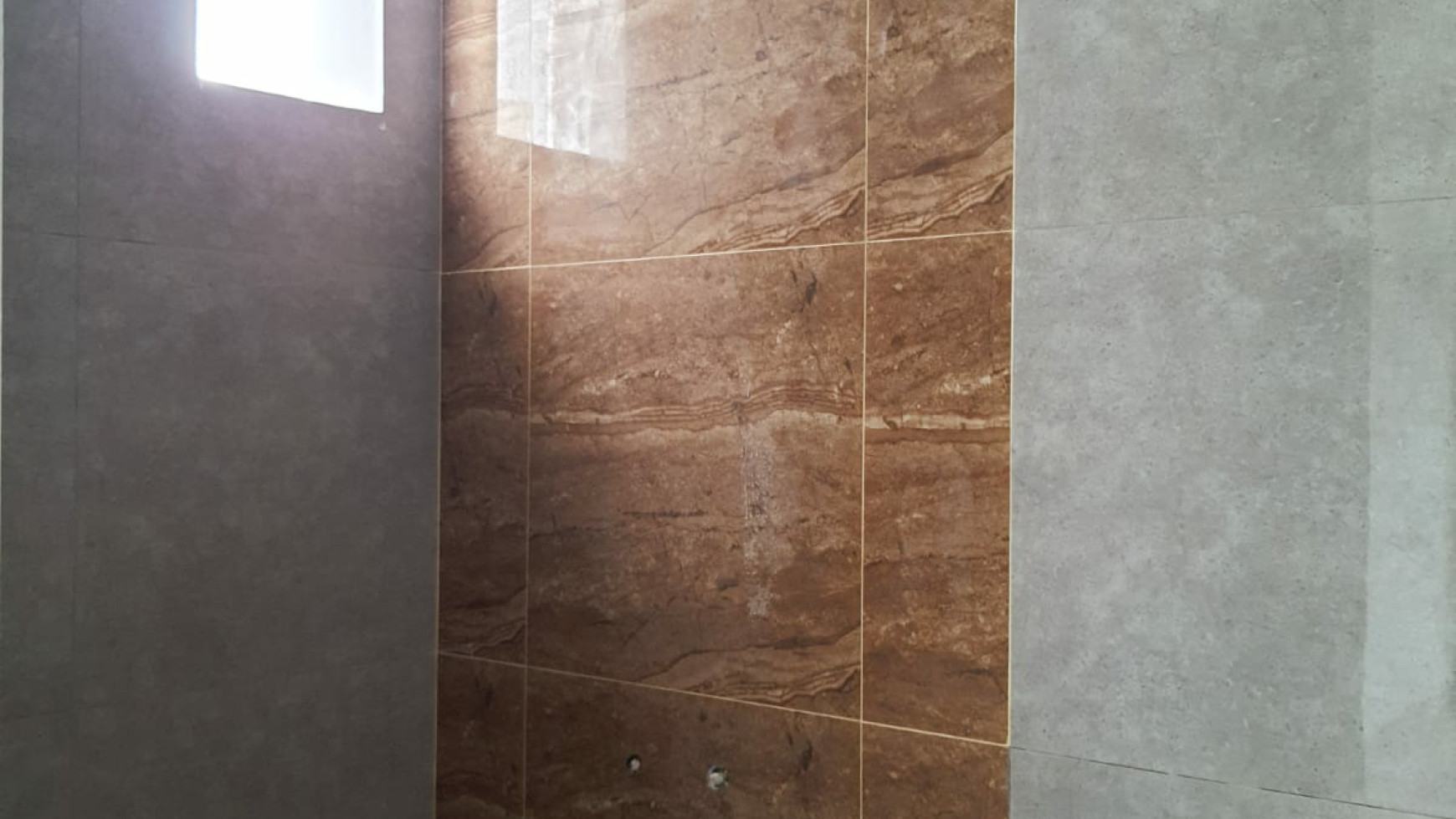Dijual Rumah Baru Royal Residence Serenade Wiyung Surabaya- 3 K.Tidur - 3 Lantai - SHM