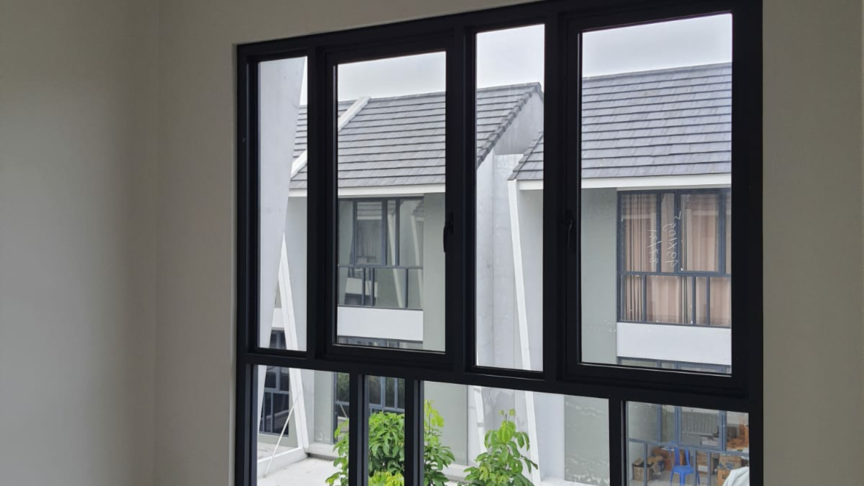 Dijual Rumah Baru Royal Residence Serenade Wiyung Surabaya- 3 K.Tidur - 3 Lantai - SHM