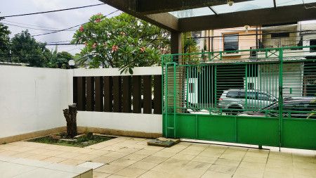 RUMAH DI TAMAN SURYA 3