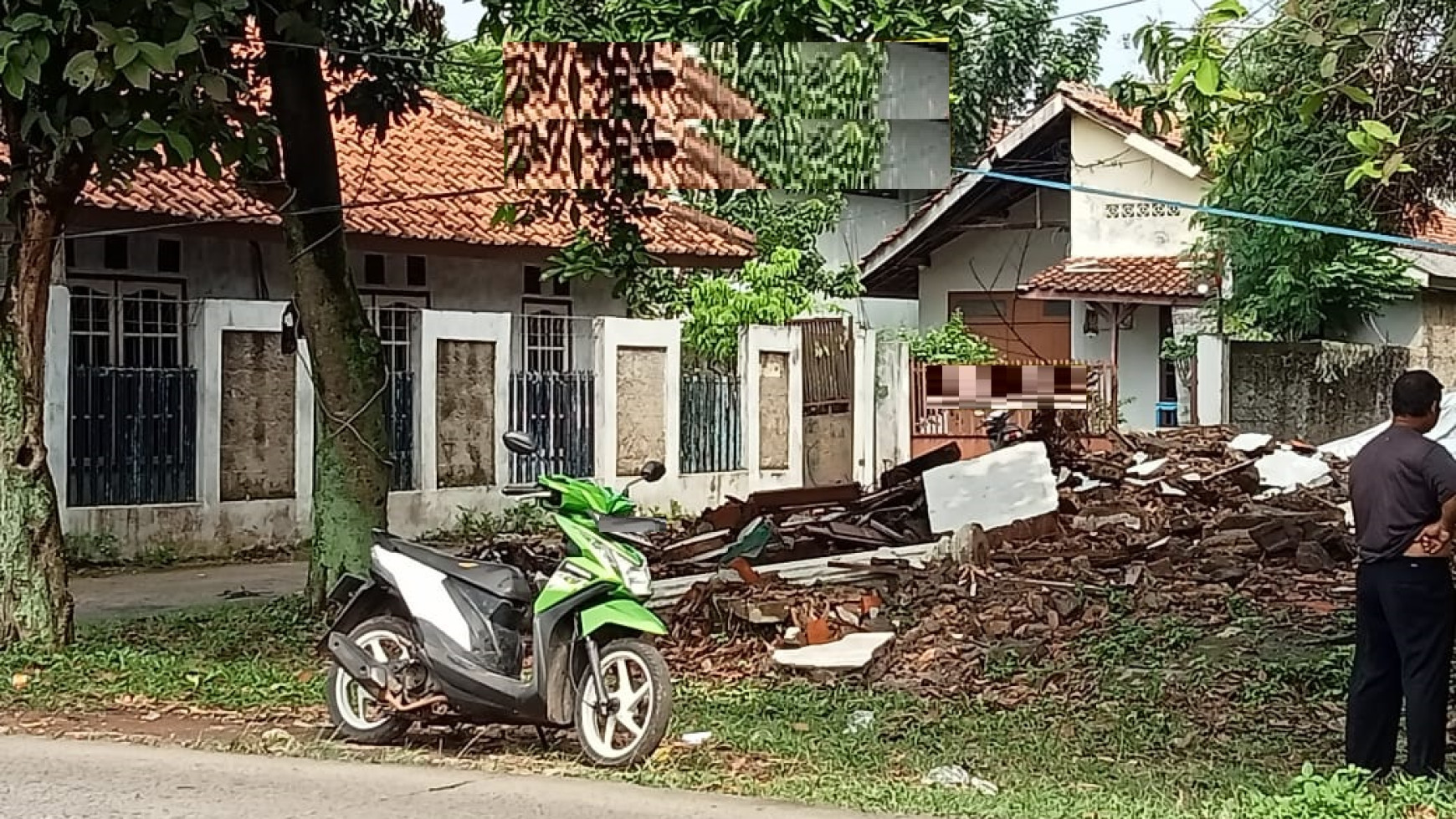 DIJUAL Tanah Tapos Ada gudang Cocok untuk pabrik gudang asrama kost cluster perumahan