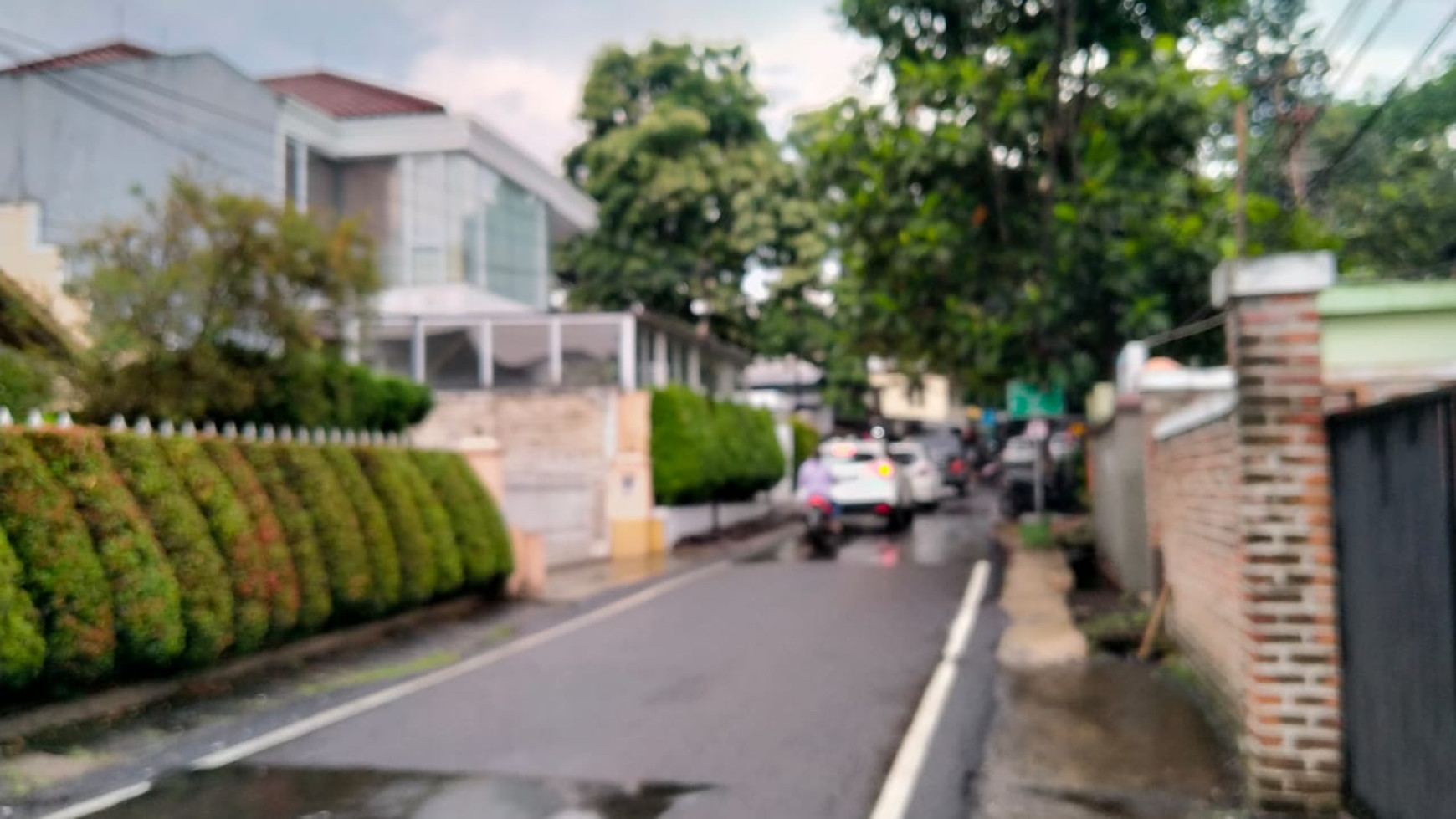 Rumah Lux di Mainroad Sarijadi Raya, Bandung