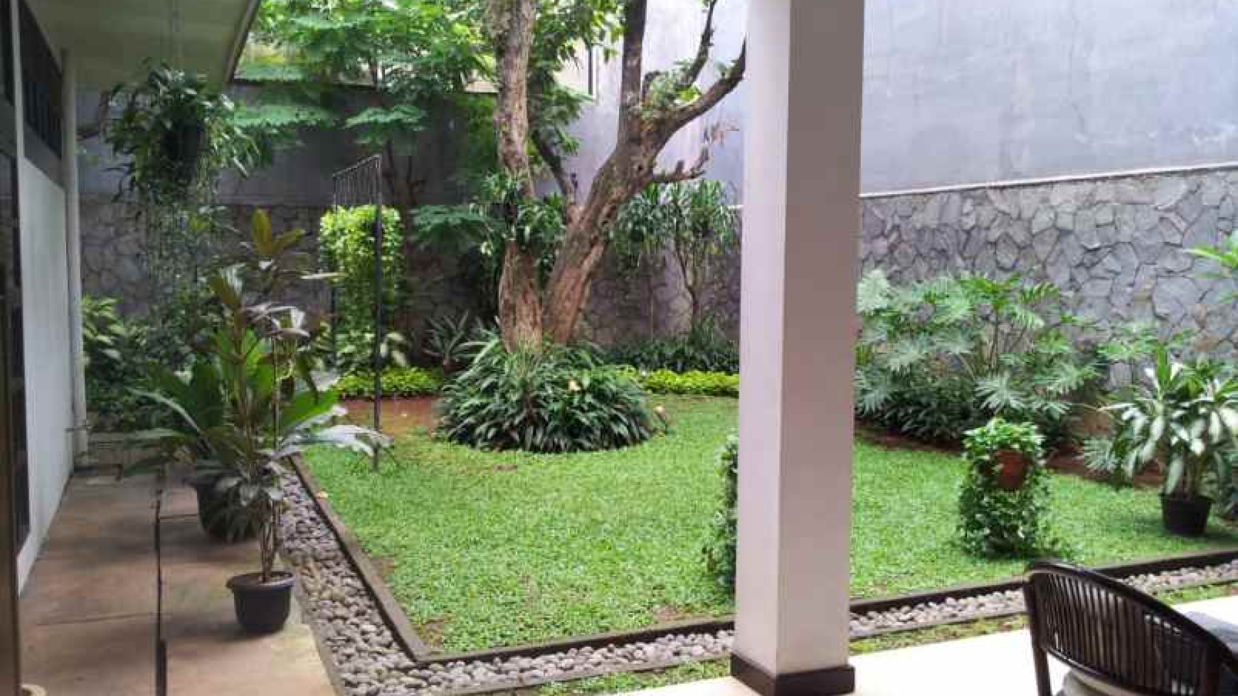 dijual rumah klasik di kemang 