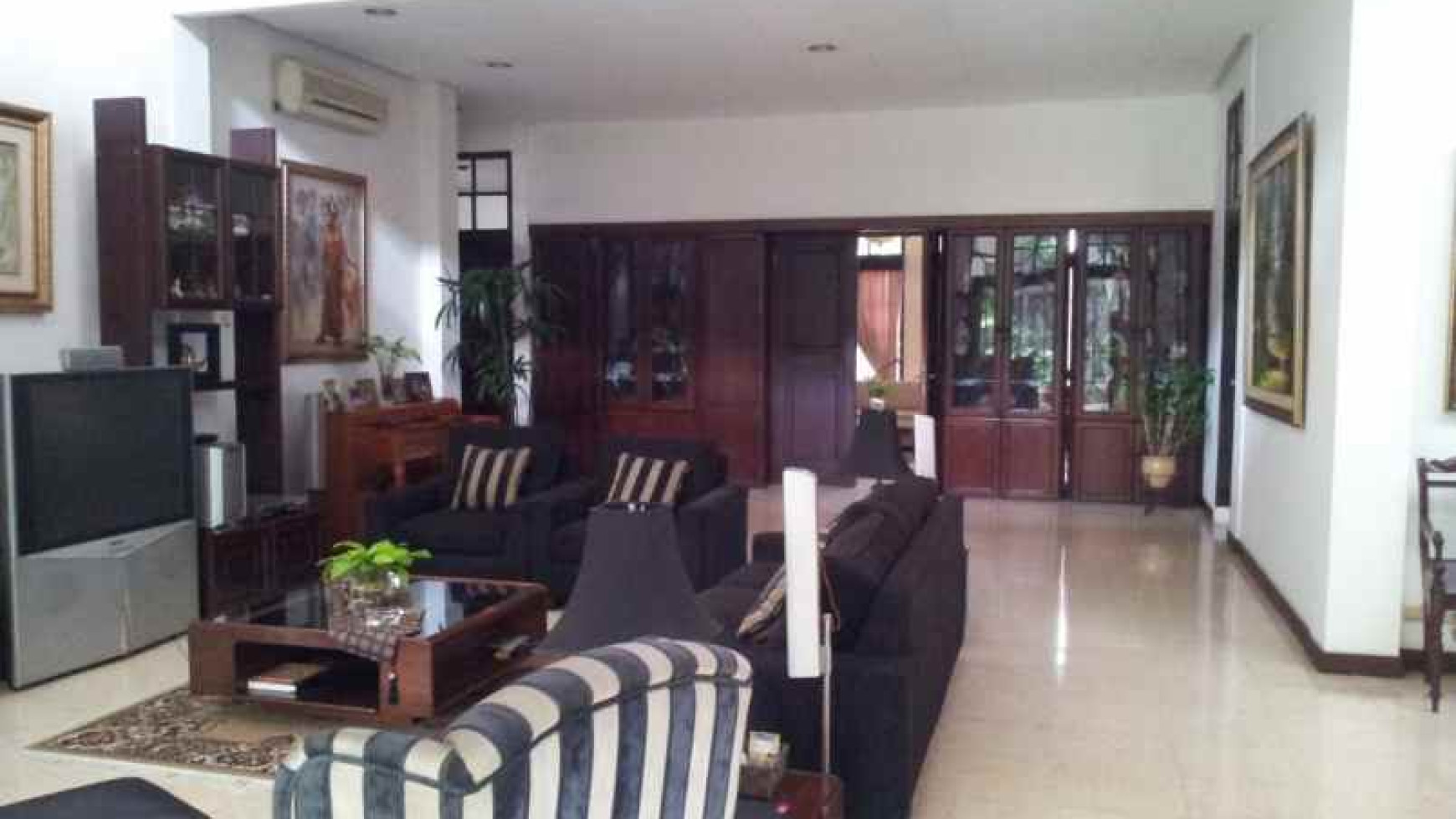 dijual rumah klasik di kemang 