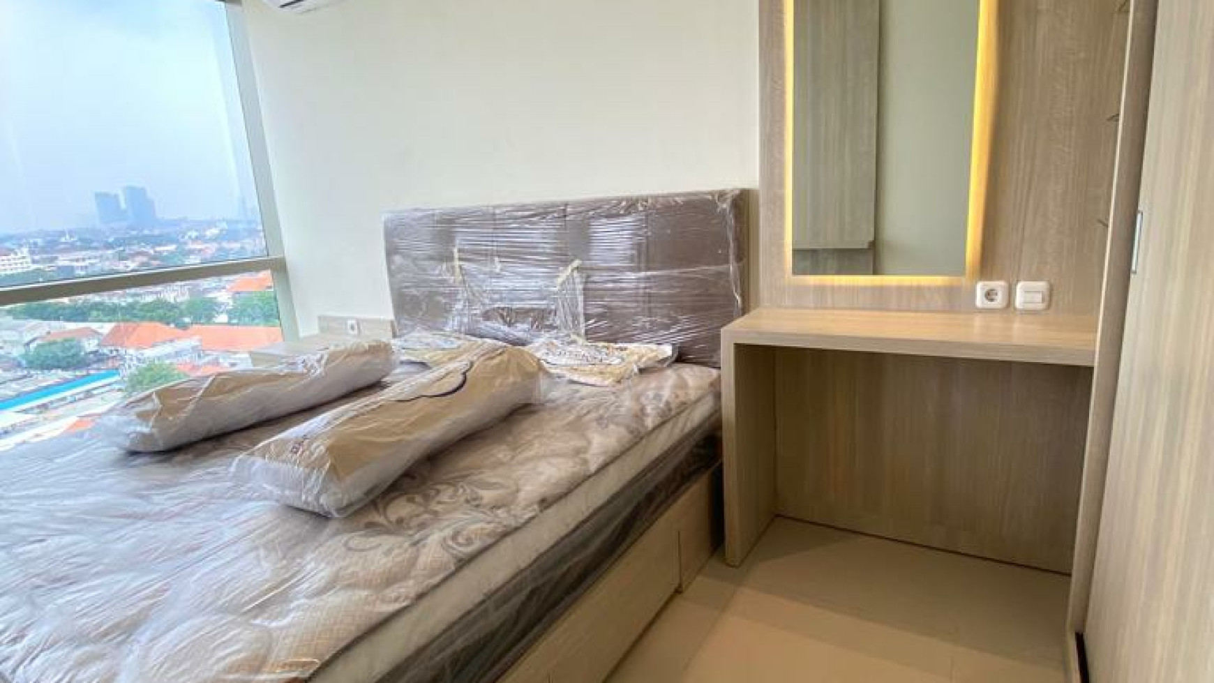 Dijual Apartemen PRAXIS Surabaya Pusat - 1 Bedroom Baru Full Furnished New + Elektronik lengkap Strategis dekat Tunjungan Plaza, Perkantoran Panglima Sudirman