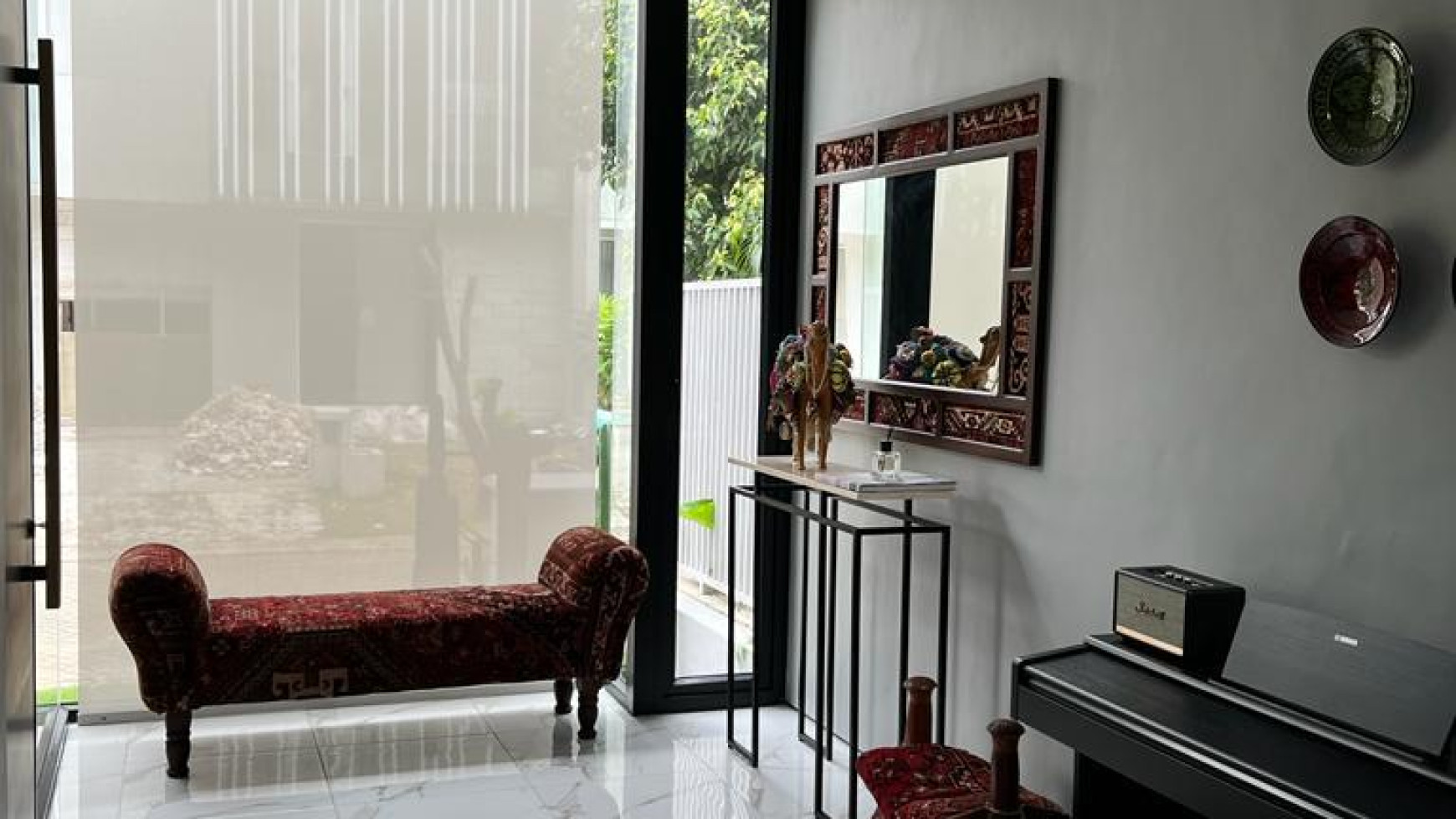 Rumah Cantik Discovery Eola Bintaro