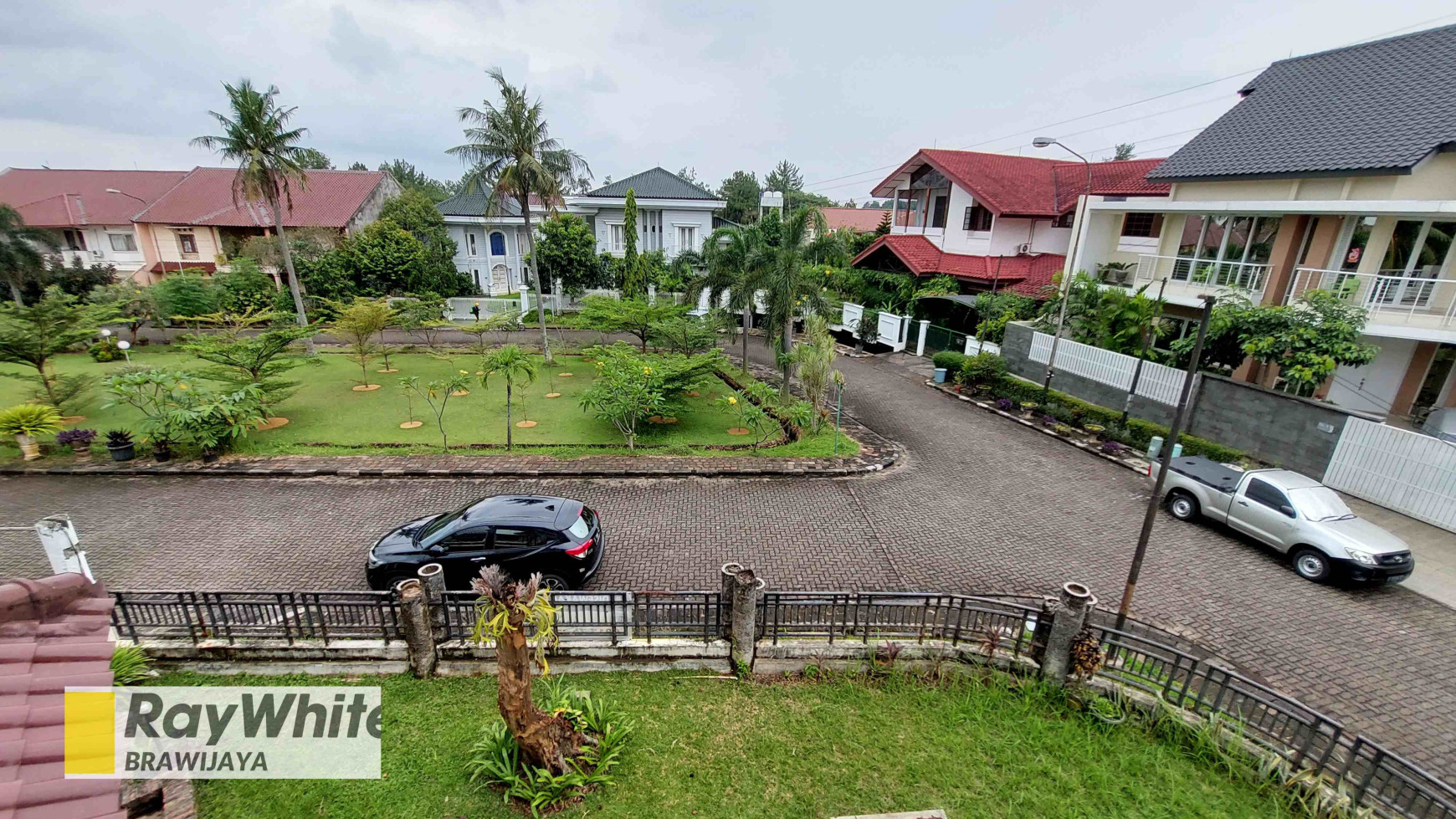 RUMAH DI VILA CINERE MAS, VIEW TAMAN, LOKASI TENANG